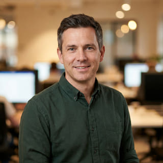 Imagen de perfil de Daniel Carter, quien aparece como Director de Tecnología en Vértice Ahorravena